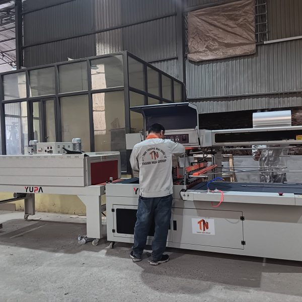 Alternative view of DÂY CHUYỀN MÁY CO MÀNG POF DAO CẮT THẲNG TỰ ĐỘNG